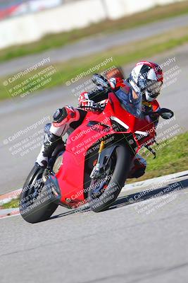 media/Jan-20-2023-Fastrack Riders (Fri) [[f2ad32aba3]]/Private/session 4 turn 6/